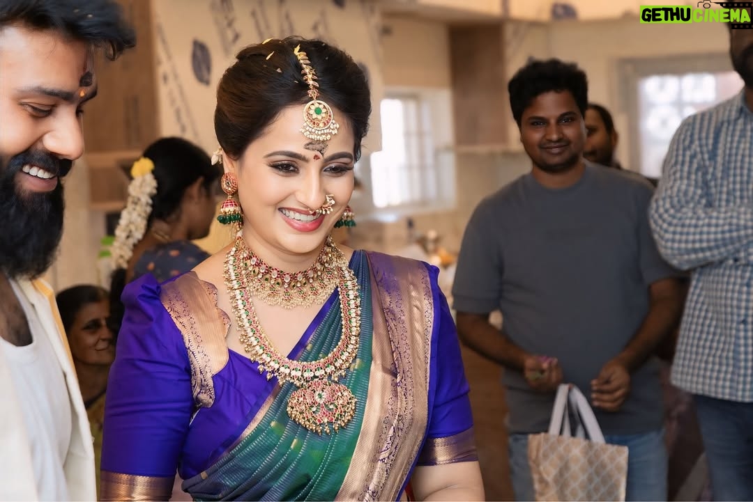 Mounika Dev - 2K Likes - Thank u each and everyone for your blessings 🙏🙏

Beautiful decor from @zigzagdecors 
All time my favourite jewel from @new_ideas_fashions 
Blouse from @
Makeup&hair @aravinth_mehendi_makeup 

#newhome #firststeps #dreamhome #mydreammyhome #kamathardha