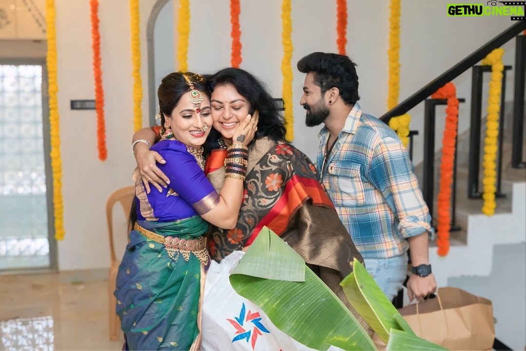 Mounika Dev - 2K Likes - Thank u each and everyone for your blessings 🙏🙏

Beautiful decor from @zigzagdecors 
All time my favourite jewel from @new_ideas_fashions 
Blouse from @
Makeup&hair @aravinth_mehendi_makeup 

#newhome #firststeps #dreamhome #mydreammyhome #kamathardha