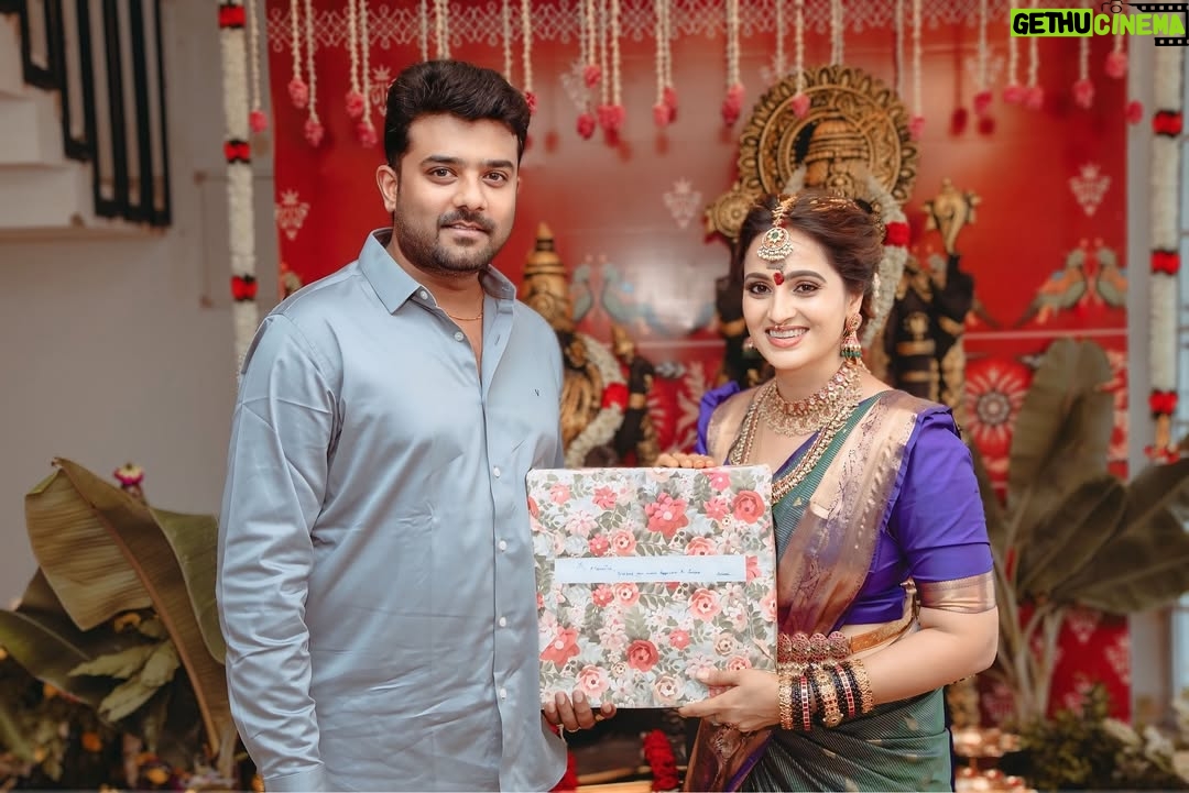 Mounika Dev - 2K Likes - Thank u each and everyone for your blessings 🙏🙏

Beautiful decor from @zigzagdecors 
All time my favourite jewel from @new_ideas_fashions 
Blouse from @
Makeup&hair @aravinth_mehendi_makeup 

#newhome #firststeps #dreamhome #mydreammyhome #kamathardha