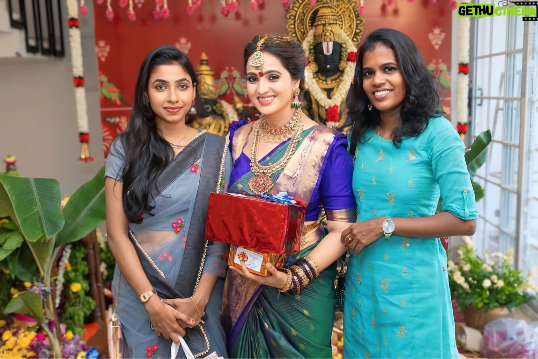 Mounika Dev - 2K Likes - Thank u each and everyone for your blessings 🙏🙏

Beautiful decor from @zigzagdecors 
All time my favourite jewel from @new_ideas_fashions 
Blouse from @
Makeup&hair @aravinth_mehendi_makeup 

#newhome #firststeps #dreamhome #mydreammyhome #kamathardha