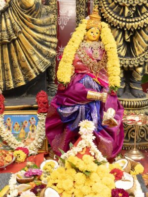 Mounika Dev Instagram - చాలా కాలంగా ఎదురుచూసిన తర్వాత... మా కొత్త ఇంటి కల నెరవేరిన సమయంలో... 

మా ఇంట్లో చేపట్టే అన్ని పనుల్లో విజయం సాధించాలని కోరుకుంటున్నాను. 
మా ఇంటి పేరు కామతార్ద నిలయం 🧿మీ ఆశీస్సులతో వంశీ కృష్ణ & మౌనికా దేవి🏡 🙏🙏

The entire credit goes to all time my favourite incredible support @zigzagdecors ❤️

The most beautiful jewels from @new_ideas_fashions 
Blouse 👚 @stitch_vyshnavee_sarath 

Makeup&hair @aravinth_mehendi_makeup 

Photography @dilipkumar_photography 

#housewarming #newhome #newbeginings #dreamhome #lovelivehere #permanentaddress 
#unpackingboxesanddreams