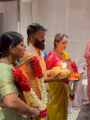 Mounika Dev Instagram - చాలా కాలంగా ఎదురుచూసిన తర్వాత... మా కొత్త ఇంటి కల నెరవేరిన సమయంలో... 

మా ఇంట్లో చేపట్టే అన్ని పనుల్లో విజయం సాధించాలని కోరుకుంటున్నాను. 
మా ఇంటి పేరు కామతార్ద నిలయం 🧿మీ ఆశీస్సులతో వంశీ కృష్ణ & మౌనికా దేవి🏡 🙏🙏

The entire credit goes to all time my favourite incredible support @zigzagdecors ❤️

The most beautiful jewels from @new_ideas_fashions 
Blouse 👚 @stitch_vyshnavee_sarath 

Makeup&hair @aravinth_mehendi_makeup 

Photography @dilipkumar_photography 

#housewarming #newhome #newbeginings #dreamhome #lovelivehere #permanentaddress 
#unpackingboxesanddreams
