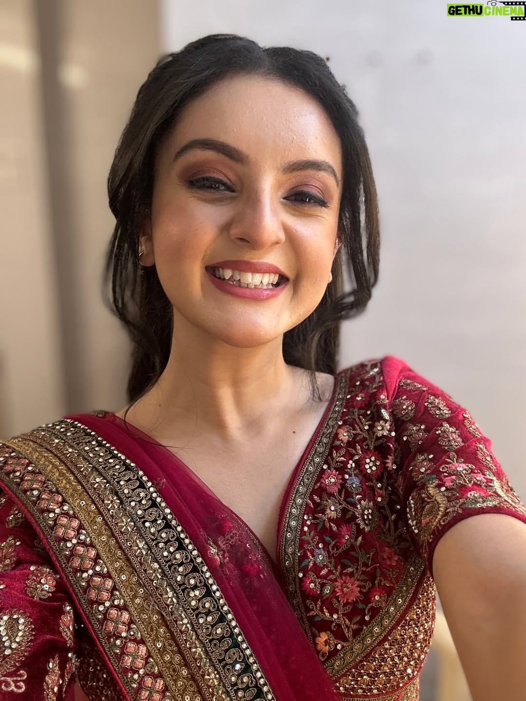 Mrinal Navell - 38.7K Likes - “The Bride” 🔪
.
.
.
.
.
.

.

#mangallakshmi #barkhakapoor @colorstv @jiohotstar #bts ( Mangal Lakshmi, Barkha Kapoor, Bts)