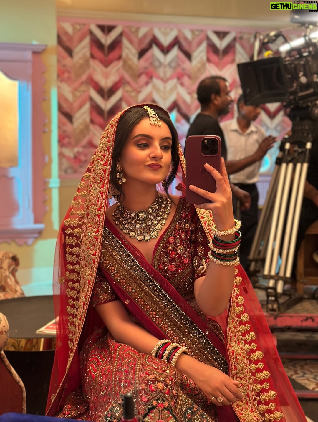 Mrinal Navell - 38.7K Likes - “The Bride” 🔪
.
.
.
.
.
.

.

#mangallakshmi #barkhakapoor @colorstv @jiohotstar #bts ( Mangal Lakshmi, Barkha Kapoor, Bts)
