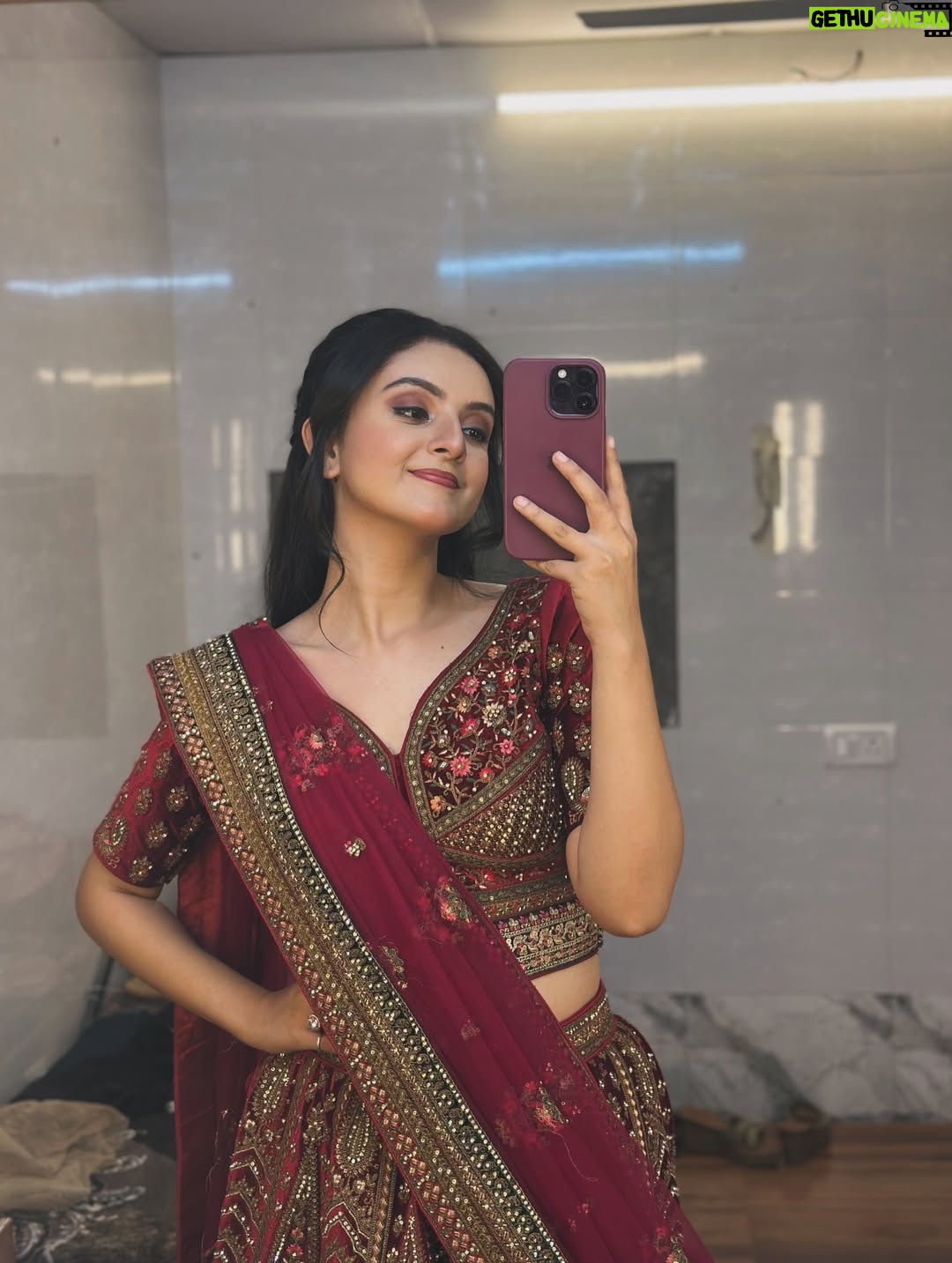 Mrinal Navell - 38.7K Likes - “The Bride” 🔪
.
.
.
.
.
.

.

#mangallakshmi #barkhakapoor @colorstv @jiohotstar #bts ( Mangal Lakshmi, Barkha Kapoor, Bts)