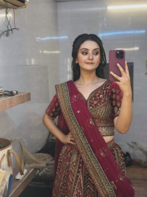 Mrinal Navell Instagram - “The Bride” 🔪
.
.
.
.
.
.

.

#mangallakshmi #barkhakapoor @colorstv @jiohotstar #bts ( Mangal Lakshmi, Barkha Kapoor, Bts)