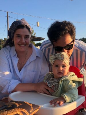 Müjgân Ferhan Şensoy Instagram - Seninle geçen koskocaman 4 yılın her saniyesi şükür dolu güzel kızım. İyi ki doğdun, iyi ki varsın! Seni çok seviyoruz. 🌸💕🧿