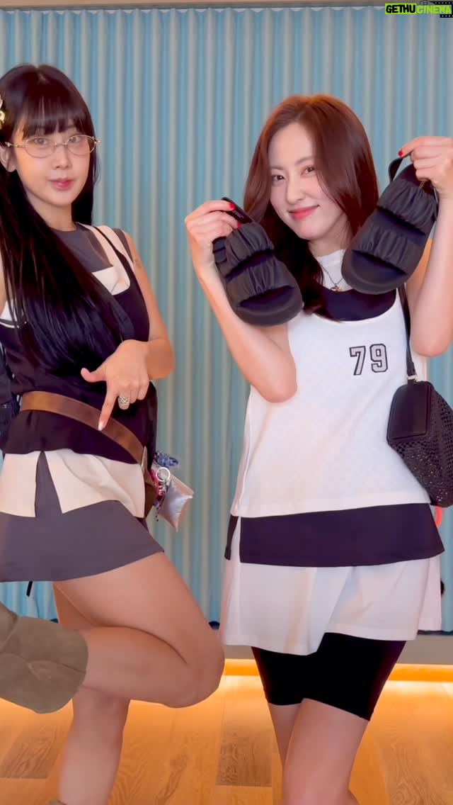 Na Hae-ryung - 1.9K Likes - BESTie 뺘숑 릴스 들어간다 -🤳💫✨
👯‍♀️#Twinlook #kiok @kiok_official 👯‍♀️

욘짱 🥋 @asuraofficial_ 
 👜 @lemaire 
 👓 @gentlemonster
 👢 @isabelmarant 

룡짱 👖 @repere_official 
 👜 @hm 
 👡 @formelcamele 
 🕶️ @gentlemonster