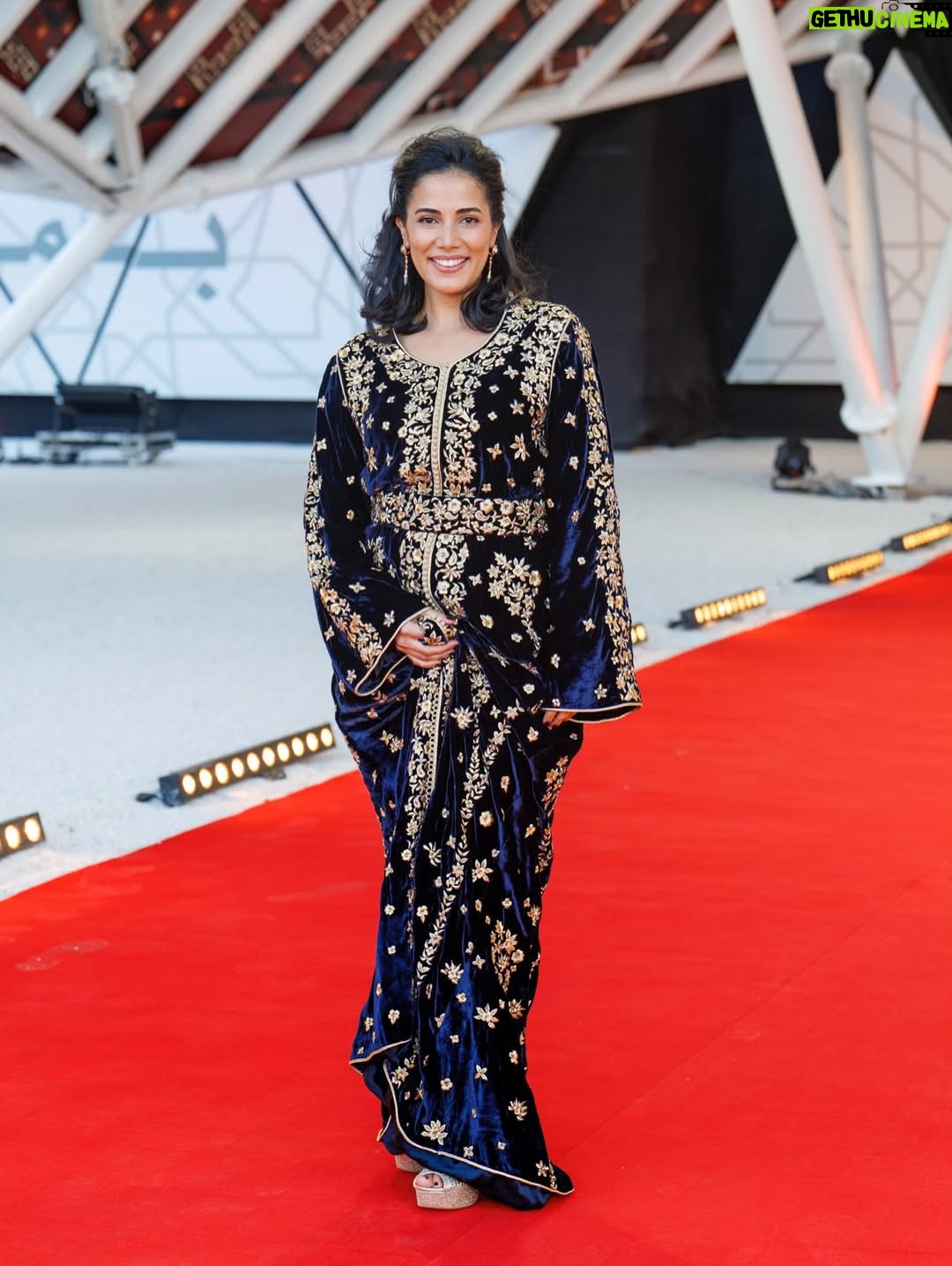 Nadia Kounda - 4K Likes - Une parenthèse enchantée 💕 au @marrakechfilmfestival. 
Un spécial merci  à toi @wissalj de nous avoir si bien accompagné avec notre film « behind the palm trees » De @benmbarekmeryem ✨

📸 @jeanmarcvigneres_photographie  merci pour les photos mais aussi pour ta belle énergie sur le tapis rouge 
 Love,