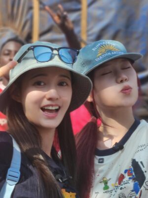 Nam Bo-ra Instagram - 2025년 마지막 하루 입니다☃️

올 한해는 정말 너무 행복한 한해 였습니다🧡

사랑하는 사람과 결혼도 했고 
새 생명까지 얻었네요🐣

돌이켜 보니 부족한 거 없이
넘치는 2025년이었어요

내년에도
사랑하는 가족들과 그리고 남편,
그리고 새로 태어날 아기,
지금까지 함께한 모든 사람들과
행복하고
유익한 시간이 되길 기대해 봅니다👍

여러분 모두,
올 한해 너무 수고 많으셨고
내년에도 더욱 행복하시길 바랄게요

새해 복 많이 받으세요✨
사랑합니다❤️
