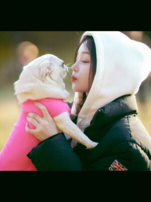 Nam Gyu-ri Instagram - 오늘도 두부🐶랑 
“귤멍”에서 만나요😊🍊🍀💋💄❤️

모두 행복한 연말 되세요 ⭐️
