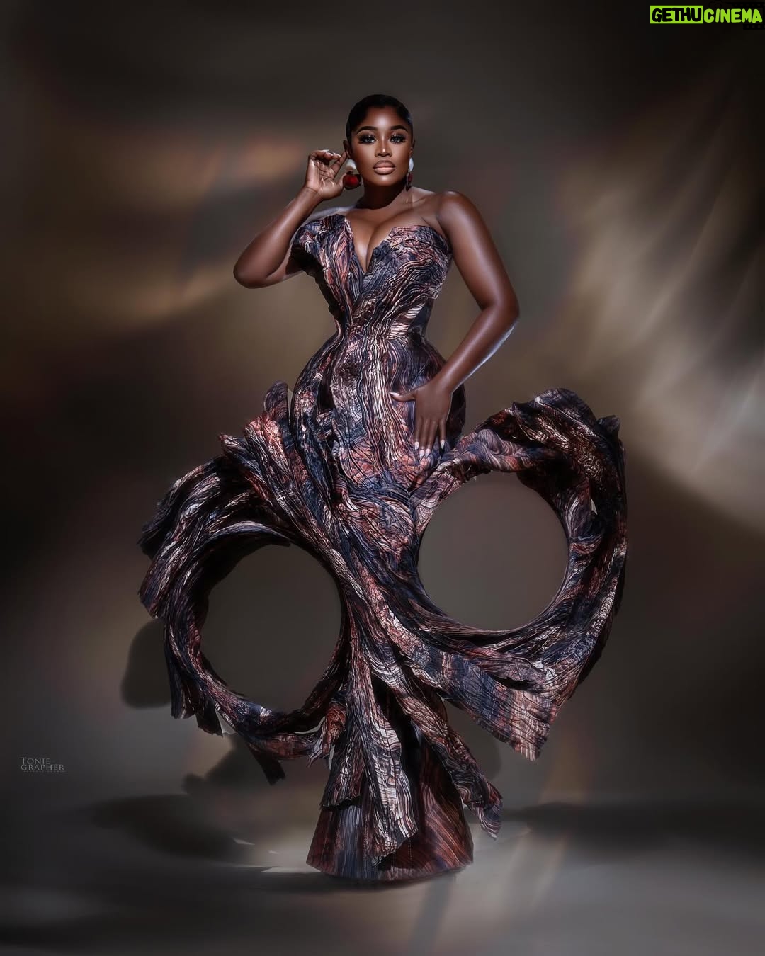 Nana Akua Addo - 46.7K Likes - GHISHGIRL  She Makes Leaving Look legendary 
 

In @nguyentientruyen.designer 

Style by @styled_by_nk_