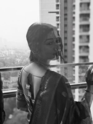 Nancy Roy Instagram - गणेश चतुर्थी की शुभकामनाएं ♥️
Thnq so much @tomarsimran21 & @mukeshchoudharyofficiall for the amazing pictures 🌸
@itisurmila the best host ♥️