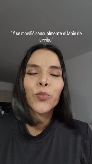 Natalia Ramírez Instagram - Cuando la lectura te traiciona y entras en su juego. 

#humor #nataliaramírez #colombia