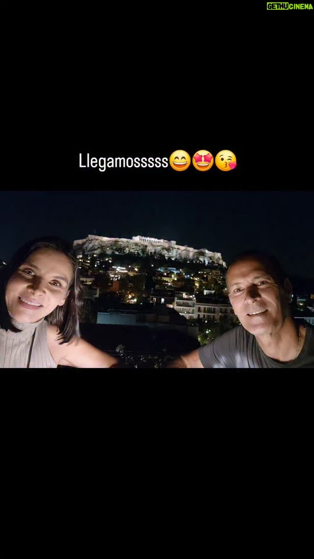 Natalia Ramírez - 2.6K Likes - Por fin por aquí.  Les estaré contando.  Besos. Feliz  tarde.