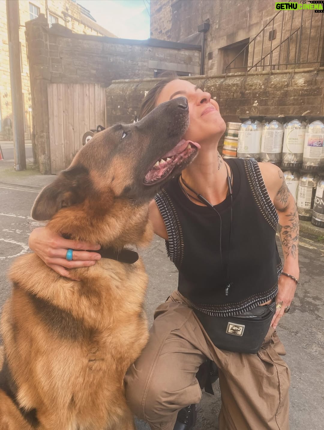 Natalia Tena - 7K Likes - One of my favourite co stars ‘Kevin’ licking my face and being a very very good boy on set.
So honoured to be part of @bbcriotwomen directed by the top shelf power house that is @sallywainwrightofficial. All episodes available on @bbciplayer so please come have a Riot with us. ❤️