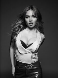 Actress Natalie Alyn Lind HD Photos and Wallpapers October 2025