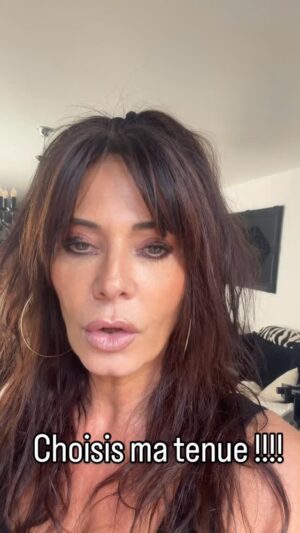Nathalie Andreani Instagram - Dans quelle tenue tu veux que je sois sur mon live ce soir ?