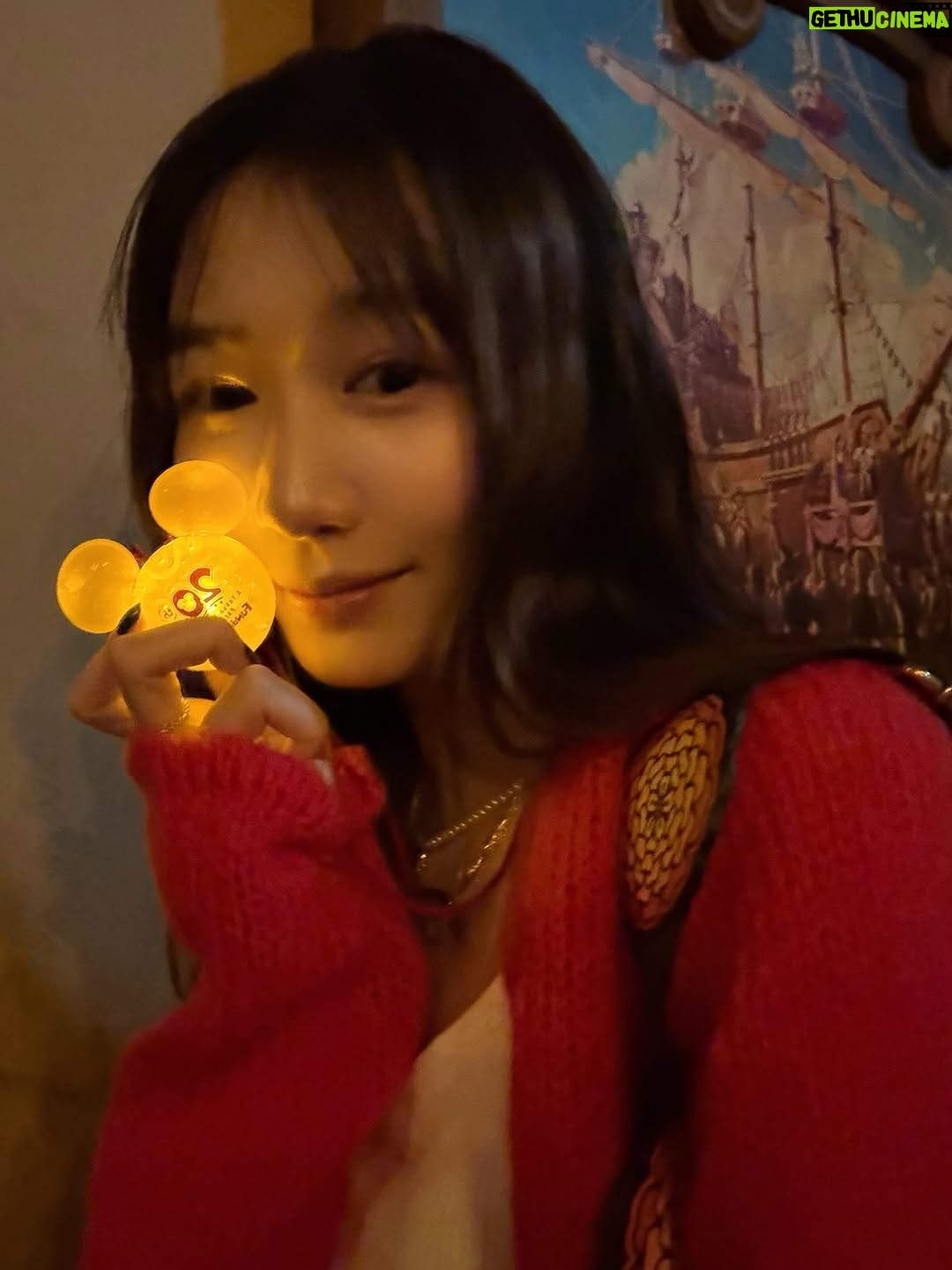 Natsumi Okamoto - 16.2K Likes - 貸切ディズニーイベントに当選して、夢の時間を過ごしてきました❄️⏳大遅れの初ファンタジースプリングスに、ビリーヴ。ガラガラのディズニー。まさに夢。vlogあげたのでみてね。一生に一度の想い出🎠🎥みんなはディズニー貸切ってなったらなにしたい？