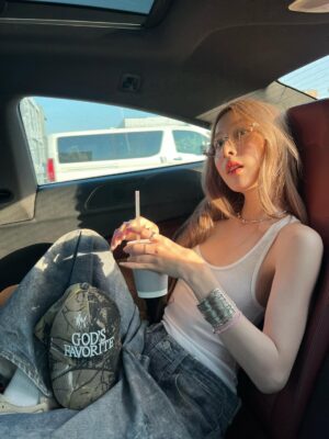 Nattamon Chokejindachai Instagram - in the backseat