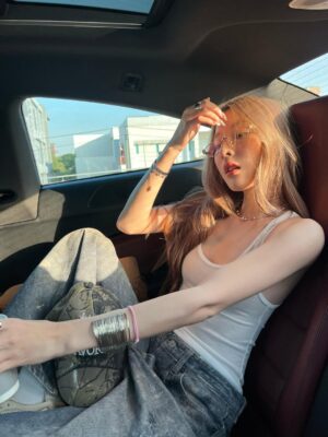 Nattamon Chokejindachai Instagram - in the backseat