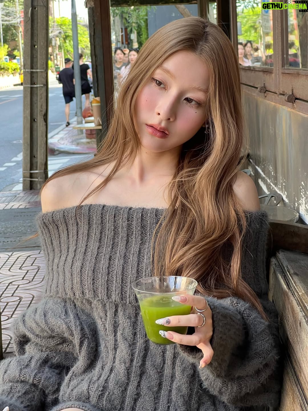 Nattamon Chokejindachai - 54K Likes - พอจะเป็นรักแรกได้ม้าย