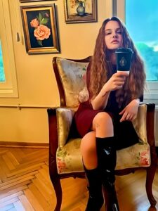 Actress Naz Elmas HD Photos and Wallpapers February 2026