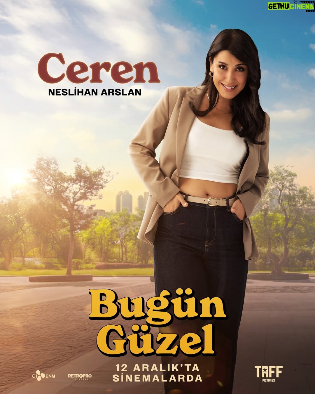 Neslihan Arslan - 5.9K Likes - İşte Ceren! Girdiği ortamın enerjisini değiştiren o şahane insan. 🤟 Birazcık dobra ama sağlam bir menajer, aklınızda olsun 😉

#BugünGüzel 12 Aralık’ta sinemalarda!

@nesly.arslan