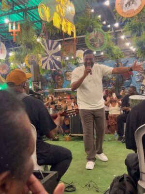 Neusa Borges Instagram - Meu querido @netinhodepaula como foi bom assistir seu show junto com seus filhos, que energia espetacular no @casaraodofirmino. 

#neusaborges