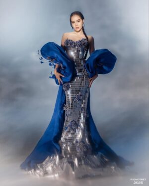 Nicole Rossi Instagram - MAGICAL 🌌 @nicole_rossi_ 

Photo by @riomotret @riomotretofficial 
Stylist @doleytobing 
Make up @rama_jee @ramajee.lashes 
Dress @dianamputri 
Hairstylist @yunican991 
Nail art @ex.beauteofficial 
Shoes by @langkahbylinalee 

#riomotret
#riomotret2025
#riocelebritybeautyportrait 
#indonesiancelebritybyriomotret