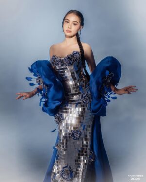 Nicole Rossi Instagram - MAGICAL 🌌 @nicole_rossi_ 

Photo by @riomotret @riomotretofficial 
Stylist @doleytobing 
Make up @rama_jee @ramajee.lashes 
Dress @dianamputri 
Hairstylist @yunican991 
Nail art @ex.beauteofficial 
Shoes by @langkahbylinalee 

#riomotret
#riomotret2025
#riocelebritybeautyportrait 
#indonesiancelebritybyriomotret