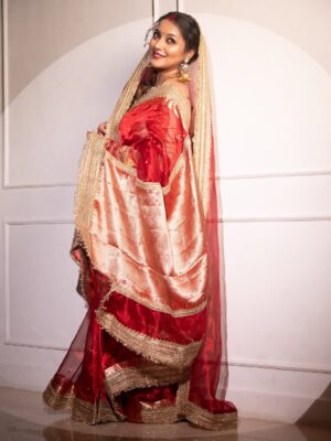 Nidhi Uttam Instagram - Timeless in red ~मोहे रंग दो लाल ♥️
Mua ~ @shalini_padya_
Shot by ~ @ashish_ojha_photography