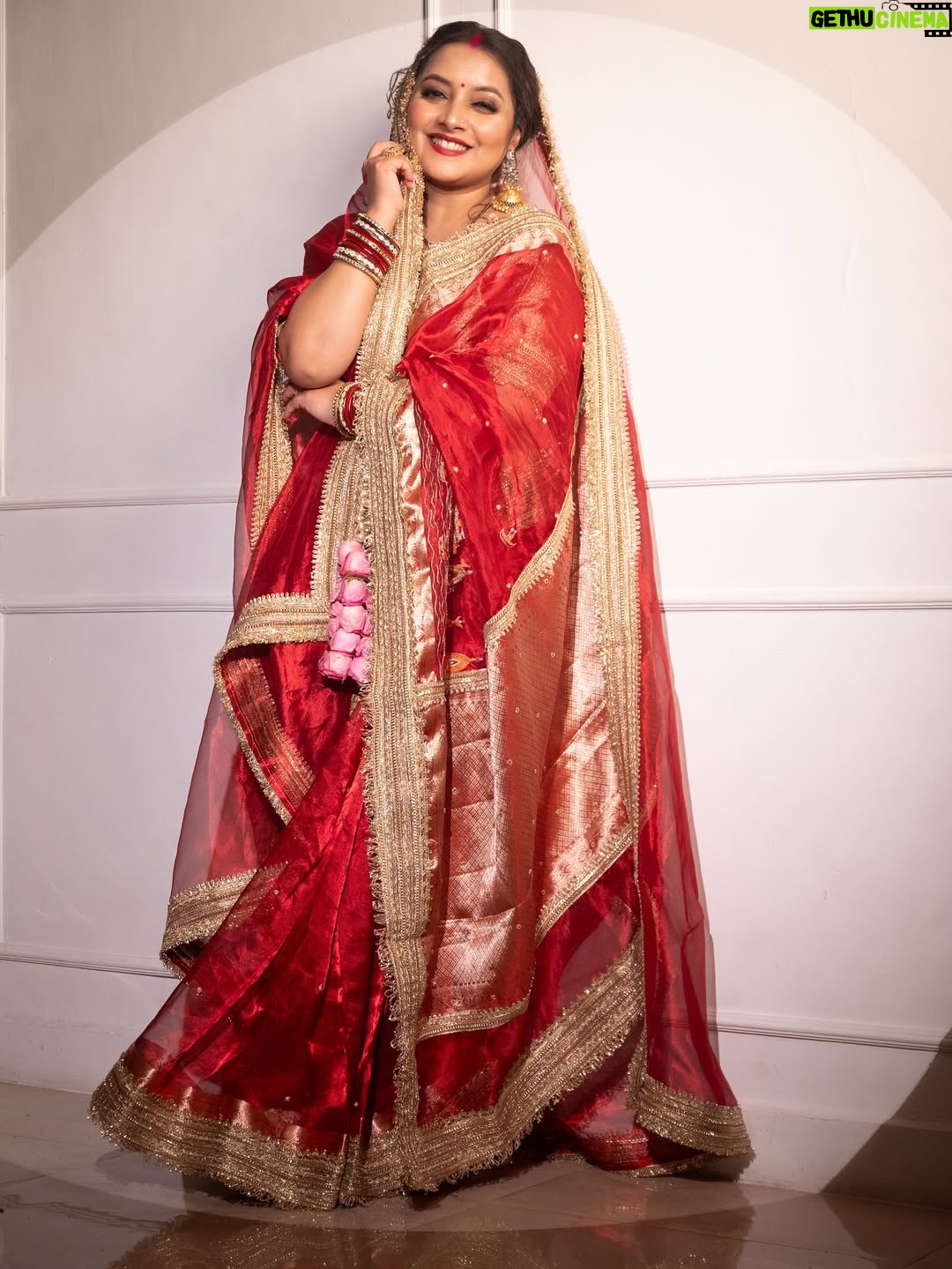 Nidhi Uttam - 9K Likes - Timeless in red ~मोहे रंग दो लाल ♥️
 

Mua ~ @shalini_padya_ 
Shot by ~ @ashish_ojha_photography