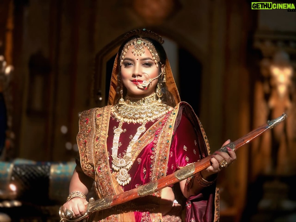 Nidhi Uttam - 2.9K Likes - Stepping into the world of Rani Padmavati — fierce, fearless, and forever royal. 👑💫When elegance meets valour — a queen rises. 👑⚔️

Mua : @beutiful_maker 
Hair : @radhakumawat 
#behindthescenes #jashnebahara 
#ranipadmavati #webshow #chandanbala