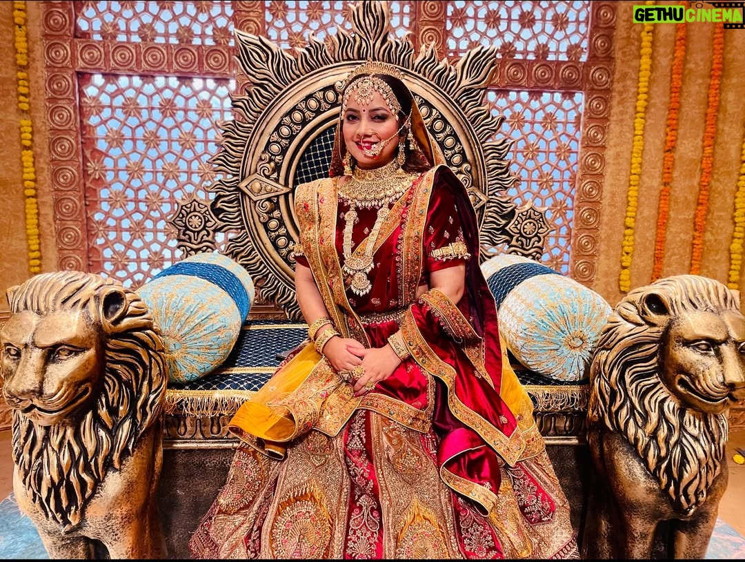 Nidhi Uttam - 2.9K Likes - Stepping into the world of Rani Padmavati — fierce, fearless, and forever royal. 👑💫When elegance meets valour — a queen rises. 👑⚔️

Mua : @beutiful_maker 
Hair : @radhakumawat 
#behindthescenes #jashnebahara 
#ranipadmavati #webshow #chandanbala