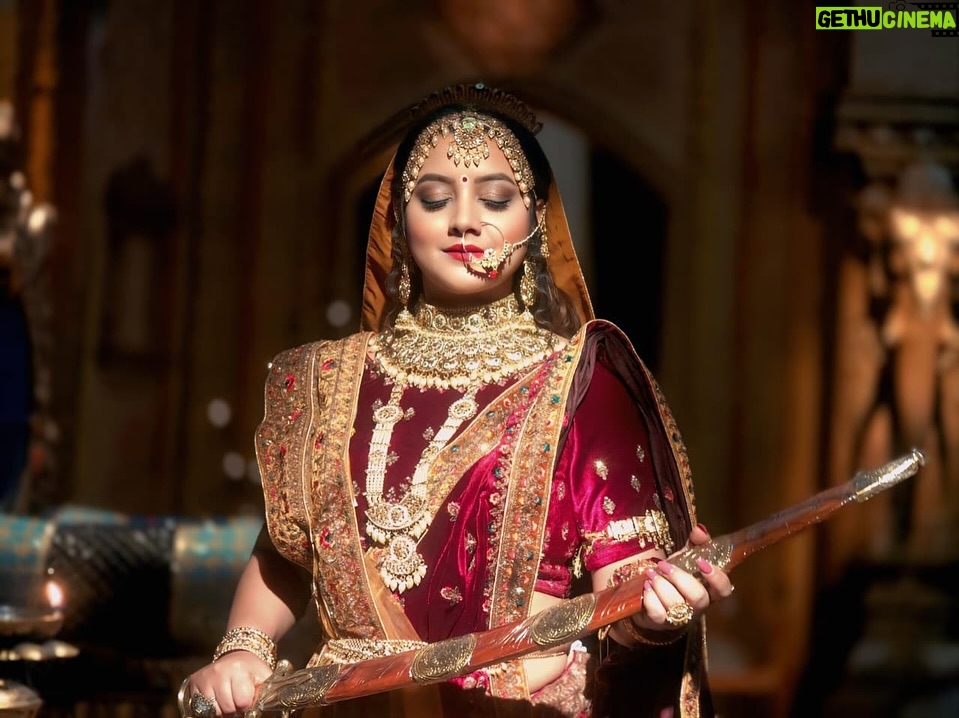 Nidhi Uttam - 2.9K Likes - Stepping into the world of Rani Padmavati — fierce, fearless, and forever royal. 👑💫When elegance meets valour — a queen rises. 👑⚔️

Mua : @beutiful_maker 
Hair : @radhakumawat 
#behindthescenes #jashnebahara 
#ranipadmavati #webshow #chandanbala