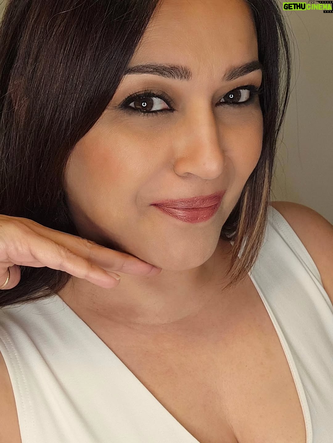 Niki Aneja Walia - 1.3K Likes - Main Apni Favourite Hoon 😍 
And I'm sure Aapki Bhi ☺️

#selflove #grateful #instagood