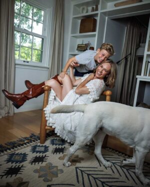 Nikki DeLoach Instagram - When Nikki DeLoach’s son Bennett was born, she faced every parent’s worst nightmare. But in the eight years since, she has turned that experience into action, fundraising and, now, literal gold. Visit the link in PEOPLE’s bio to read more. | 📷: @imagesbyinda

Hair: @kylehennessyhair
Stylist: @alaskaerin