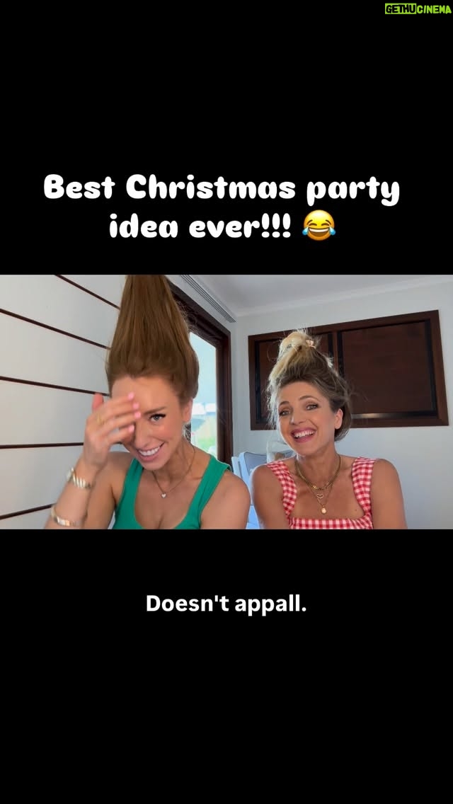 Nikki Osborne - 14.1K Likes - This was easy and so so funny to do! #reels #christmas #viral #funny #comedian