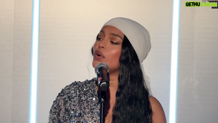 Nilusi Nissanka - 4.1K Likes - A few days ago I had the chance to sing for @courir x @nike in Paris. Thank you to everyone involved. 🫶🏽
Surrounded by photos of @omgchloerose from our trip to Sri Lanka. 
Performing with @tomjdn @thepinkminute @dimrayan 
Styled by @emmatenuee 
Sound @renaudlecouviour @mathis.jcc 
Grateful for these two special nights ! 🩶