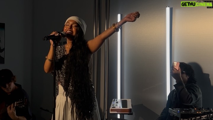 Nilusi Nissanka - 4.1K Likes - A few days ago I had the chance to sing for @courir x @nike in Paris. Thank you to everyone involved. 🫶🏽
Surrounded by photos of @omgchloerose from our trip to Sri Lanka. 
Performing with @tomjdn @thepinkminute @dimrayan 
Styled by @emmatenuee 
Sound @renaudlecouviour @mathis.jcc 
Grateful for these two special nights ! 🩶