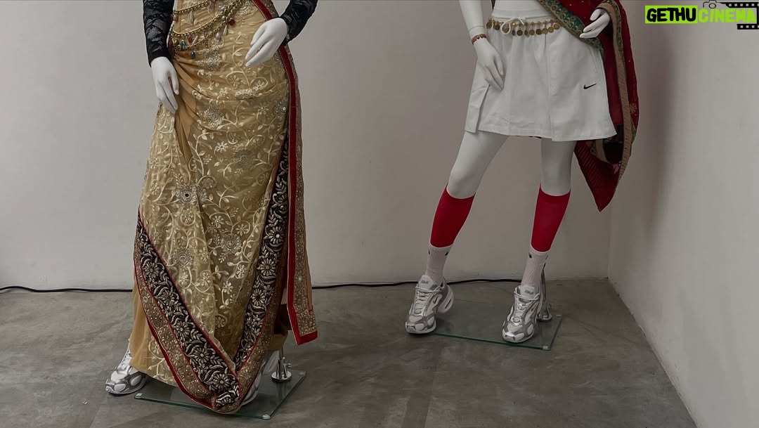 Nilusi Nissanka - 4.1K Likes - A few days ago I had the chance to sing for @courir x @nike in Paris. Thank you to everyone involved. 🫶🏽
Surrounded by photos of @omgchloerose from our trip to Sri Lanka. 
Performing with @tomjdn @thepinkminute @dimrayan 
Styled by @emmatenuee 
Sound @renaudlecouviour @mathis.jcc 
Grateful for these two special nights ! 🩶