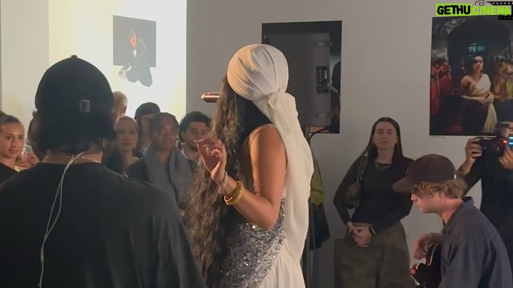 Nilusi Nissanka - 4.1K Likes - A few days ago I had the chance to sing for @courir x @nike in Paris. Thank you to everyone involved. 🫶🏽
Surrounded by photos of @omgchloerose from our trip to Sri Lanka. 
Performing with @tomjdn @thepinkminute @dimrayan 
Styled by @emmatenuee 
Sound @renaudlecouviour @mathis.jcc 
Grateful for these two special nights ! 🩶