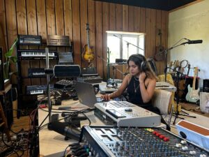 Nilusi Nissanka Instagram - Life lately was intenseeee but I’m so grateful for everyday God gives me. 🤍 

Rn I’m making music in the countryside and it feels so good for my heart and soul. I really needed this. In a few days I’ll be back in the uk to breathe a bit. I can’t remember the last time I took a break. 

Also, I have some very exciting news for the next months and beginning of the year, just saying 🫂