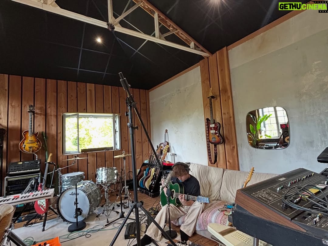Nilusi Nissanka - 3.7K Likes - Life lately was intenseeee but I’m so grateful for everyday God gives me. 🤍 

Rn I’m making music in the countryside and it feels so good for my heart and soul. I really needed this. In a few days I’ll be back in the uk to breathe a bit. I can’t remember the last time I took a break. 

Also, I have some very exciting news for the next months and beginning of the year, just saying 🫂