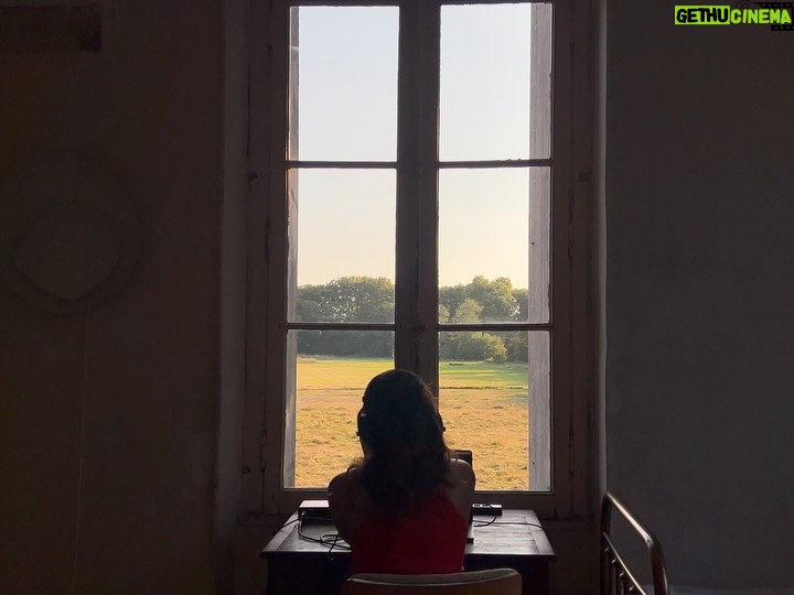 Nilusi Nissanka - 3.7K Likes - Life lately was intenseeee but I’m so grateful for everyday God gives me. 🤍 

Rn I’m making music in the countryside and it feels so good for my heart and soul. I really needed this. In a few days I’ll be back in the uk to breathe a bit. I can’t remember the last time I took a break. 

Also, I have some very exciting news for the next months and beginning of the year, just saying 🫂
