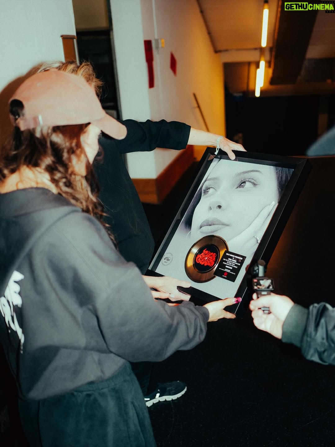 Nina Chuba - 85.5K Likes - ZÜRICH ICH KOMM IMMER NOCH NICHT KLAR!!

📸 @jakobmarwein @jenrickmielke