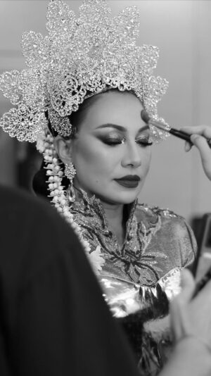 Ning Baizura Instagram - N I N G B A I Z U R A
@ningdalton
MALAYSIA FASHION WEEK ✨
.
.
.
Makeup @ashyreef
Hair @amankhal_cb
Dress @kashfizulkufli
.
.
.
Using :-
Skin @bobbibrown
Face @narsissist
Eyes @
Cheek @patricktabeauty
Lips @sephoramy
#ningbaizura #malaysiafashionweek #makeupartismalaysia #makeupartist #muakl