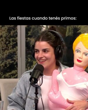 Noelia Custodio Instagram - Felices fiestas, papeiras 🎄🥂🥔
Gracias por bancar, comentar y mandar audios increíbles todo el año.

🎙️ Esto es Qué Olor con @noeliacustodio, @miligoggia y @charonlopez | Podés ver todos los programas ya emitidos en el canal de youtube de @somosgelatina