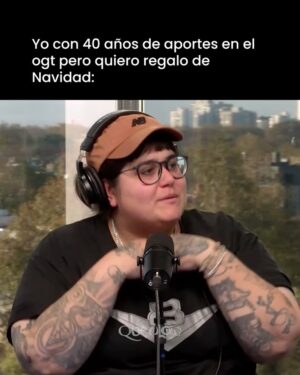 Noelia Custodio Instagram - Felices fiestas, papeiras 🎄🥂🥔
Gracias por bancar, comentar y mandar audios increíbles todo el año.

🎙️ Esto es Qué Olor con @noeliacustodio, @miligoggia y @charonlopez | Podés ver todos los programas ya emitidos en el canal de youtube de @somosgelatina